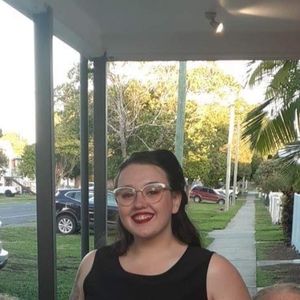 Meet your Posher, Caitlin